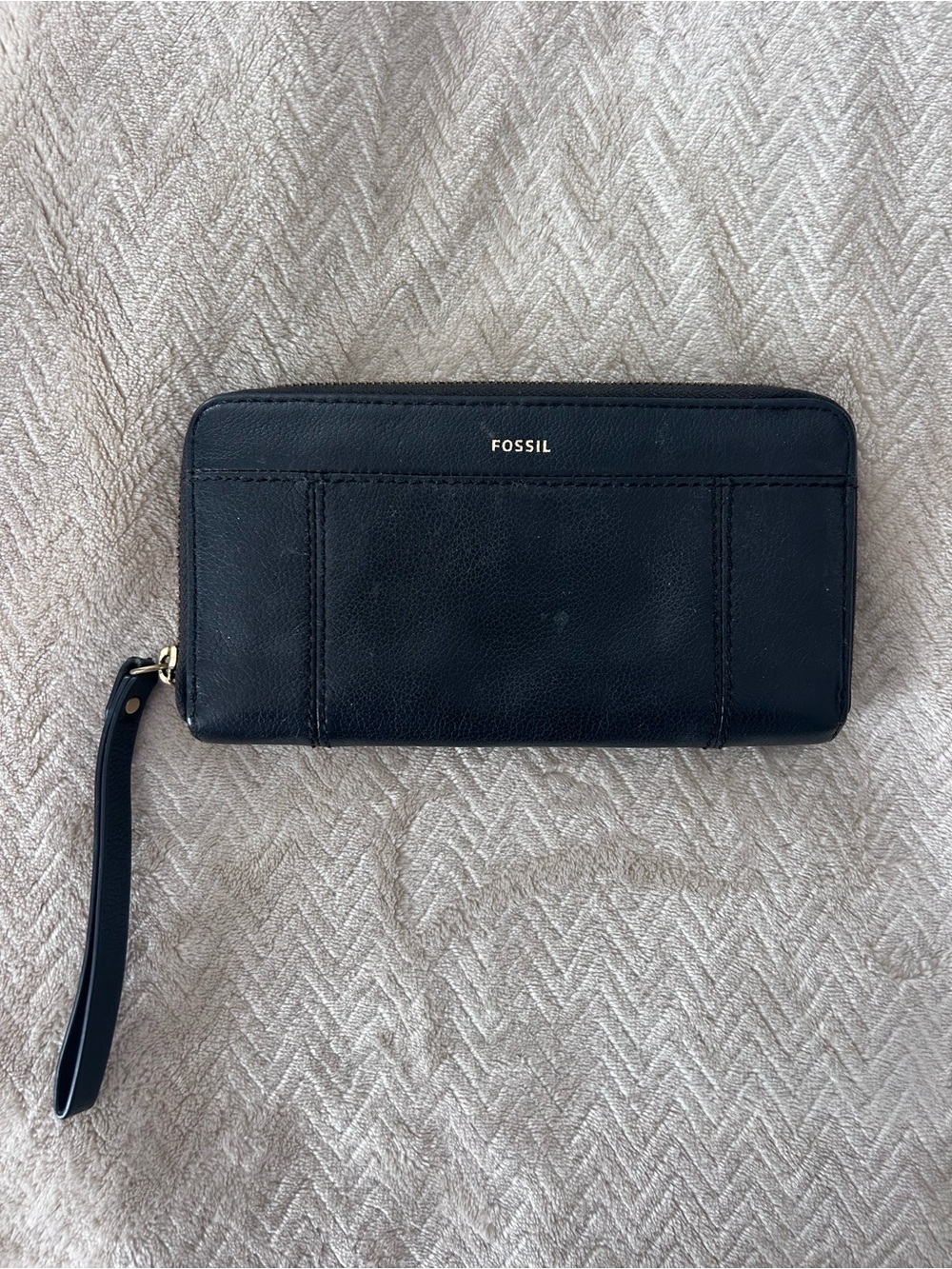 Fossil Black Leather Zip-Around Wristlet